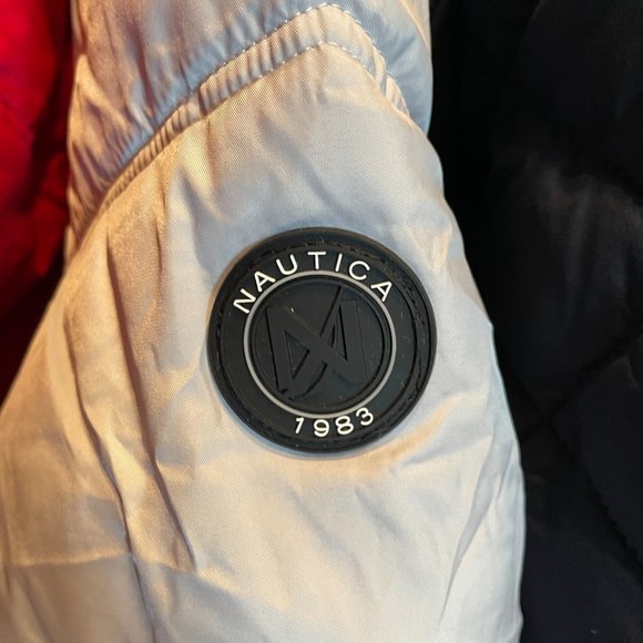 NAUTICA || Women's Gray Silver Removable Hooded Fur Trim Puffer Jacket - Size L - Picture 7 of 10